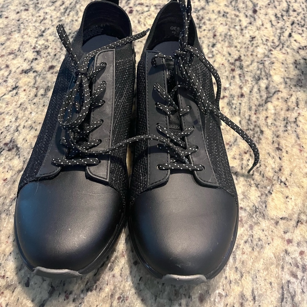 Alegria Black Traq Quest Lace-Up  Women Sneakers SIZE 41 Excellent Condition